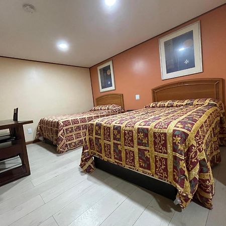 North Smithfield Travelers Motor Lodge מראה חיצוני תמונה
