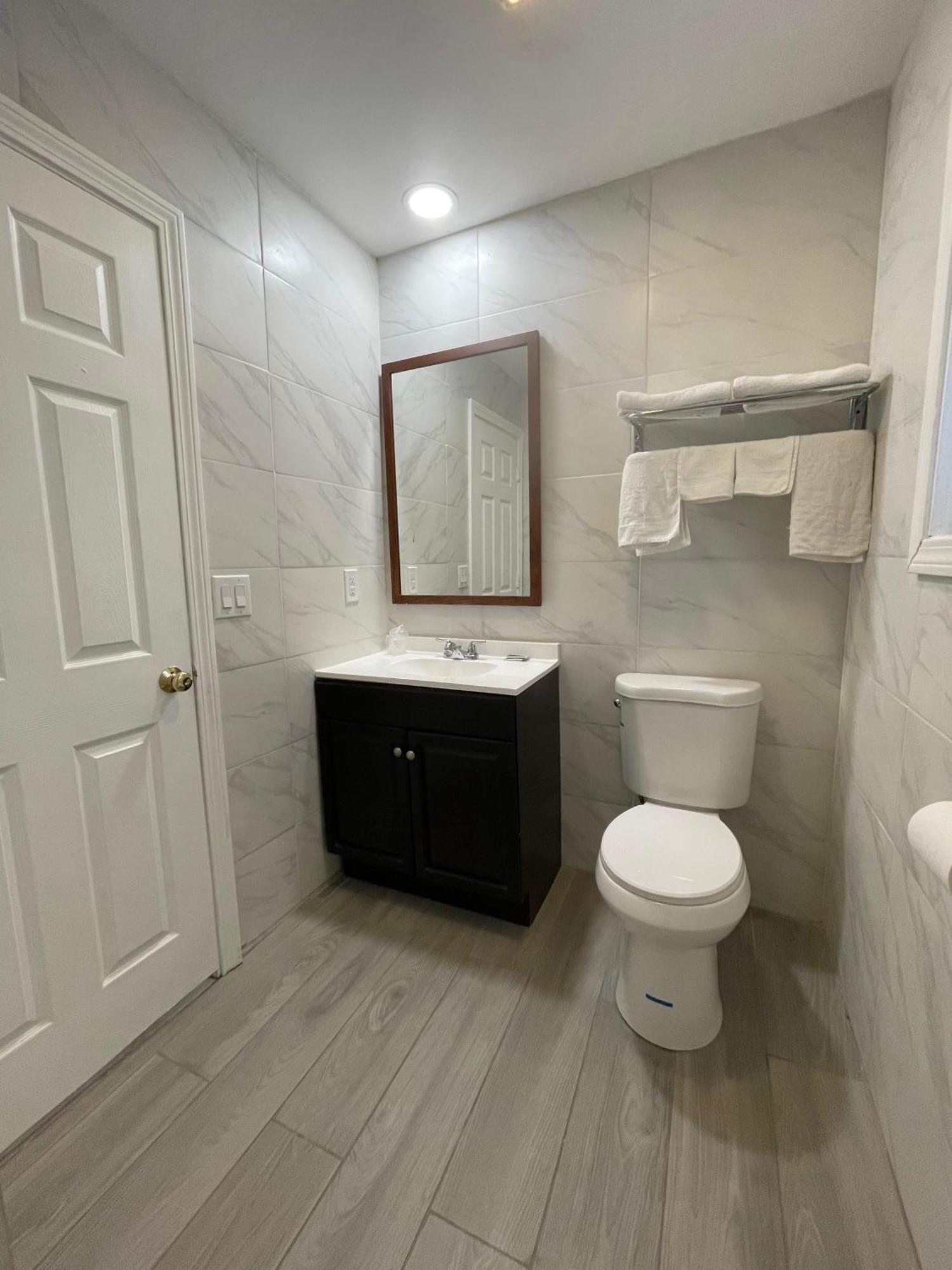 North Smithfield Travelers Motor Lodge מראה חיצוני תמונה