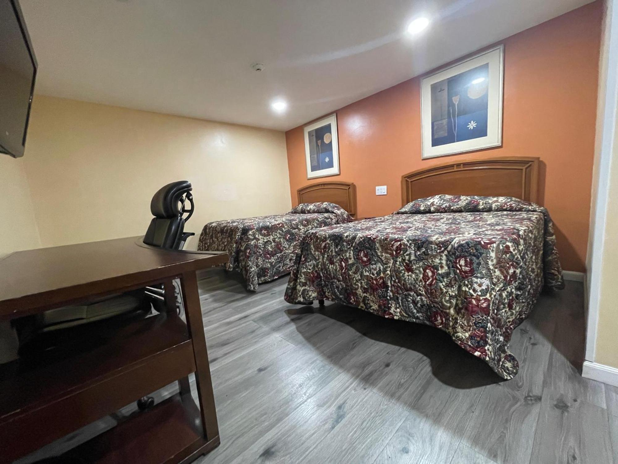 North Smithfield Travelers Motor Lodge מראה חיצוני תמונה